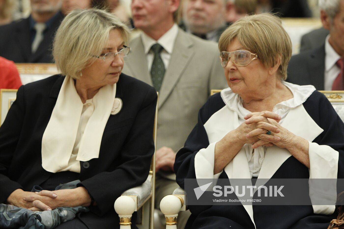 Alla Demidova and Olga Aroseva