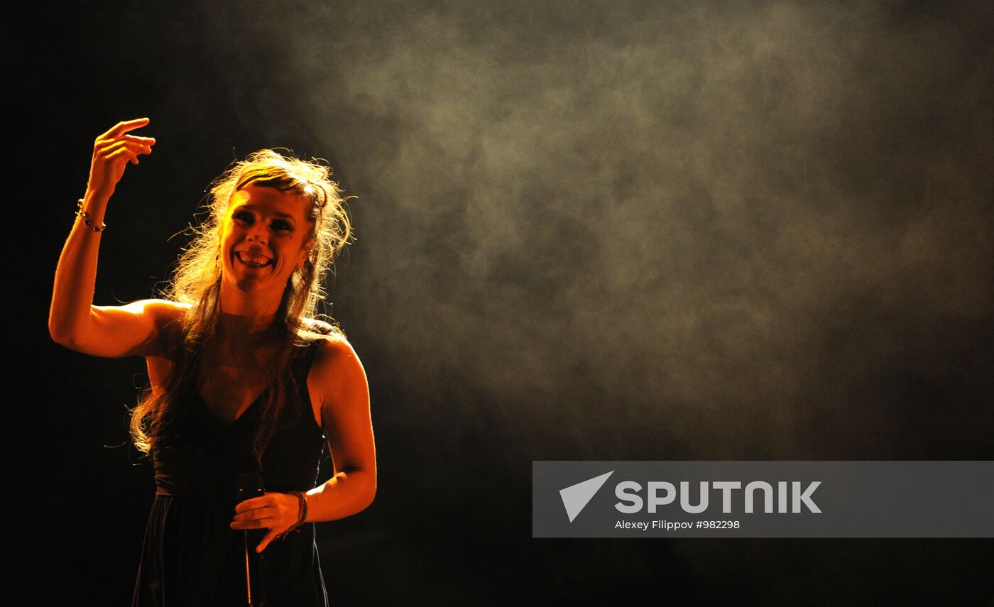 ZAZ performs in Moscow
