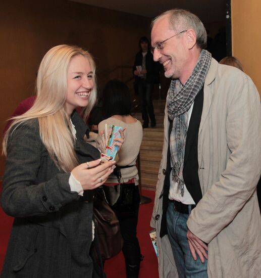 Gordon's "Brothel Lights" premiere in Moscow