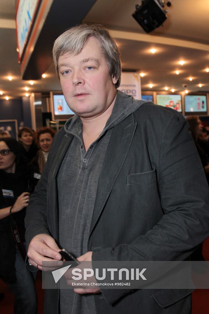 Gordon's "Brotherl Lights" premiere in Moscow