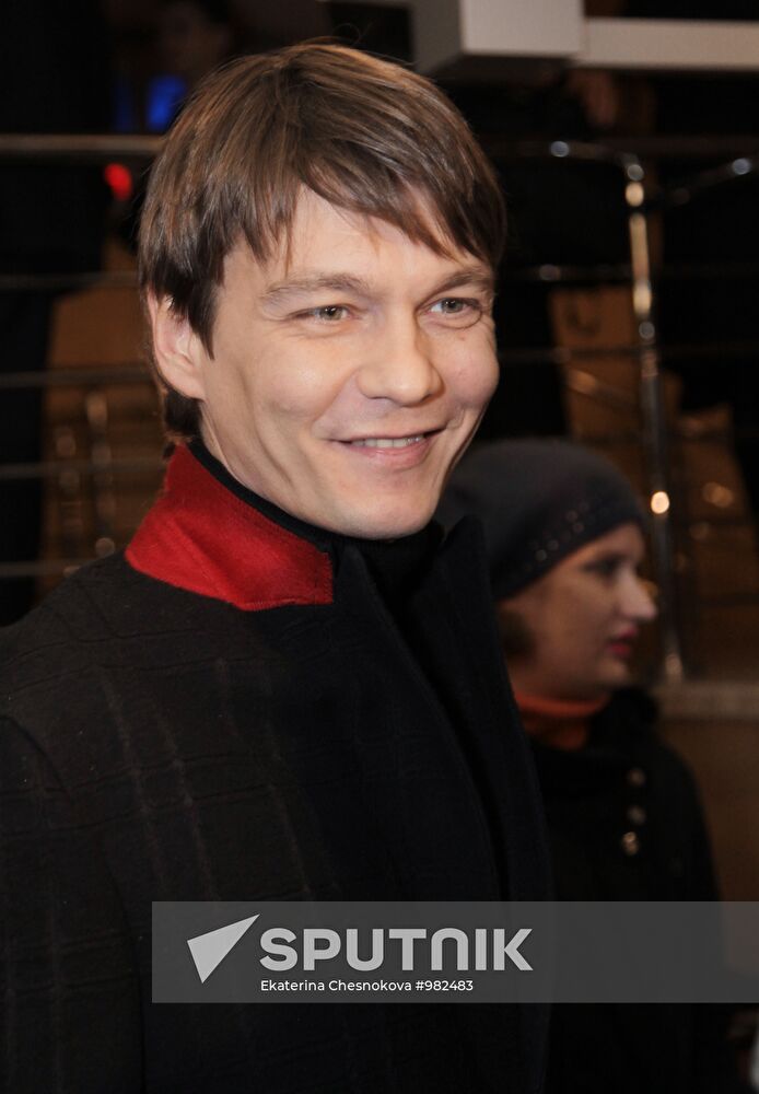 Gordon's "Brotherl Lights" premiere in Moscow