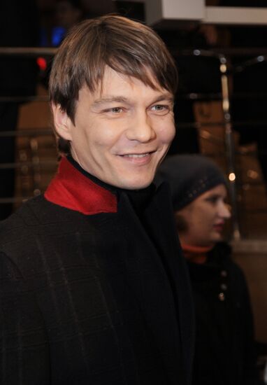 Gordon's "Brotherl Lights" premiere in Moscow