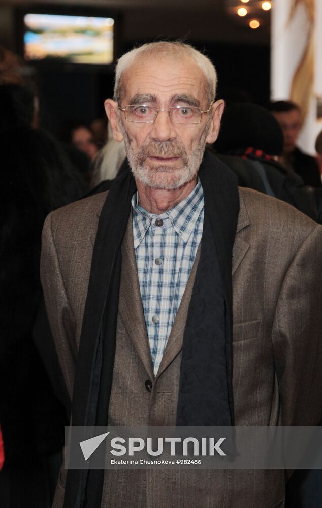 Gordon's "Brothel Lights" premiere in Moscow