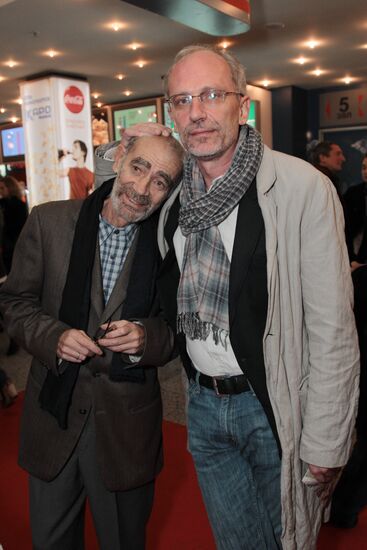 Gordon's "Brothel Lights" premiere in Moscow