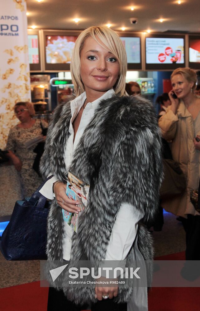 Gordon's "Brothel Lights" premiere in Moscow
