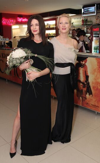 Gordon's "Brothel Lights" premiere in Moscow