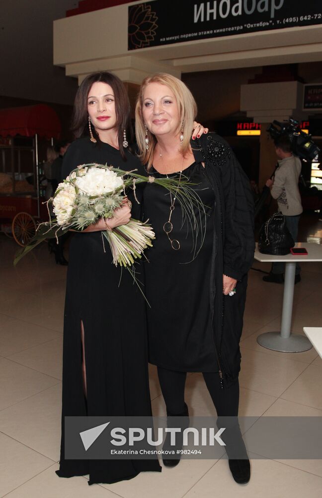 Gordon's "Brothel Lights" premiere in Moscow
