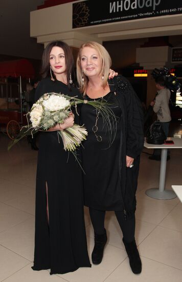 Gordon's "Brothel Lights" premiere in Moscow