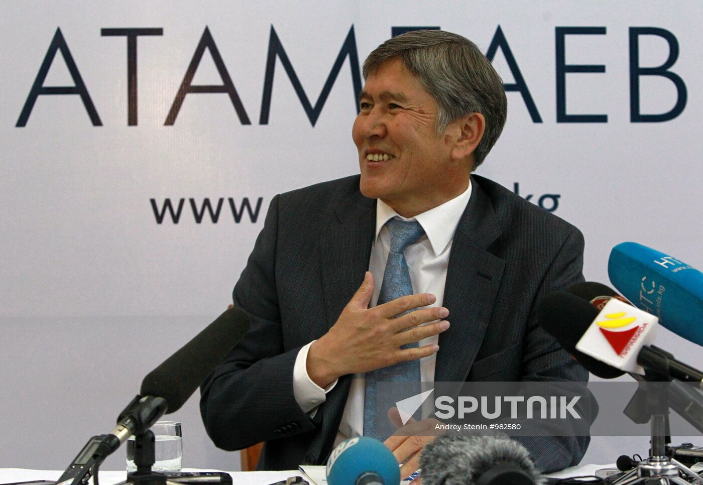 Almazbek Atambayev press conference