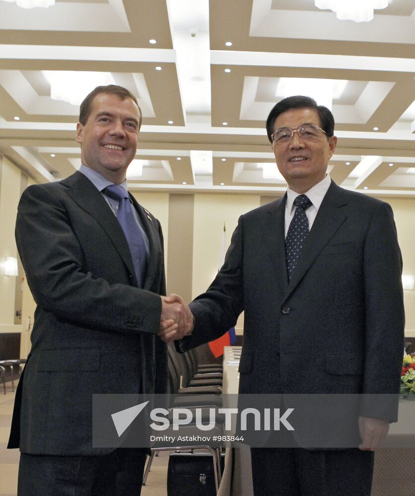 Dmitry Medvedev takes part in G20 summit