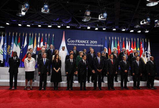 Dmitry Medvedev takes part in G20 summit, Cannes