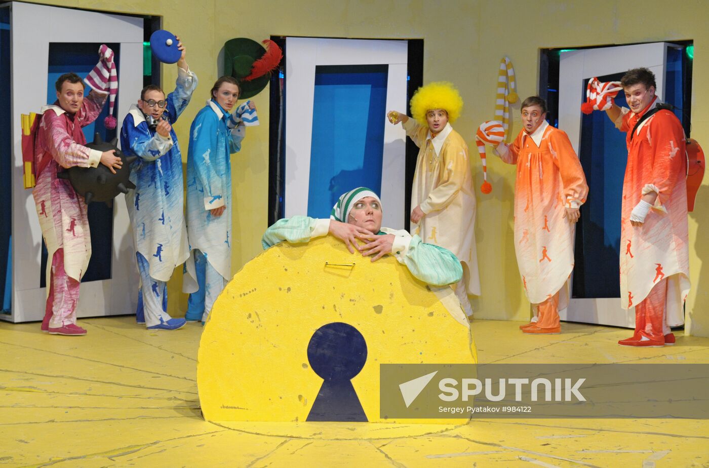 Chekhov Theater rehearses play Snow White and the Seven Dwarfs