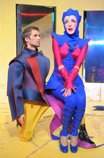 Chekhov Theater rehearses play Snow White and the Seven Dwarfs