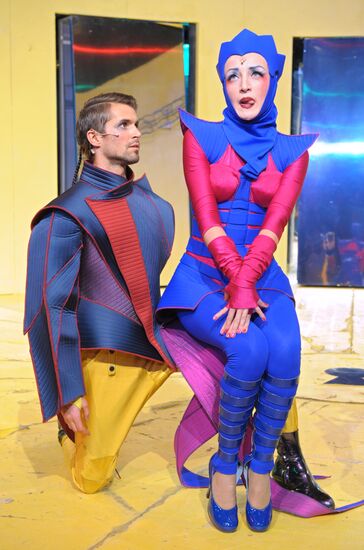 Chekhov Theater rehearses play Snow White and the Seven Dwarfs