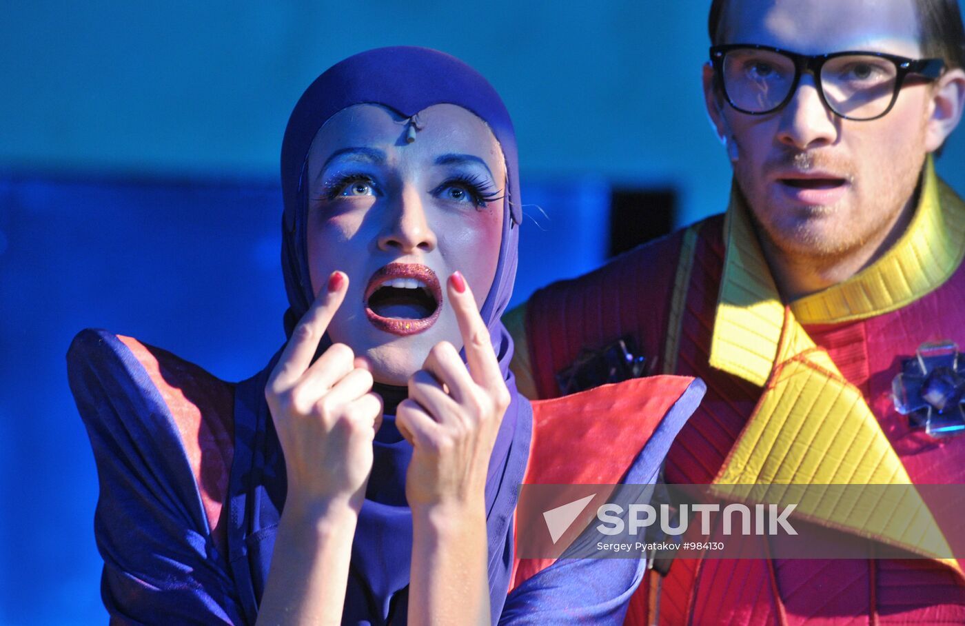 Chekhov Theater rehearses play Snow White and the Seven Dwarfs