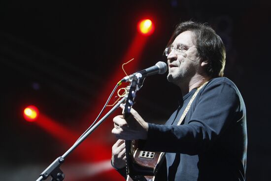 Concert marks Leningrad Rock Club's 30th birthday