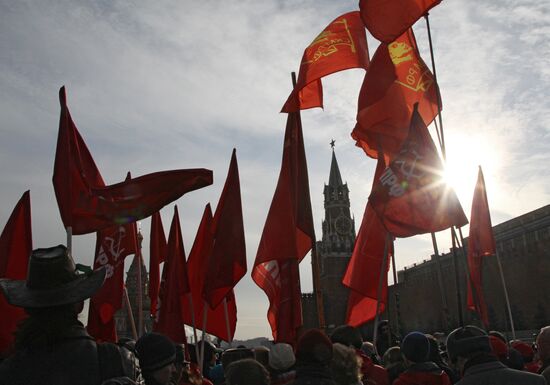 Laying flowers and wreaths to Lenin Mausoleum
