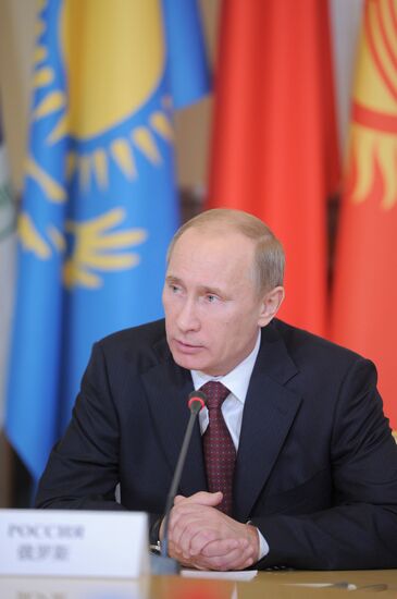 Vladimir Putin on working trip to North Western Federal District