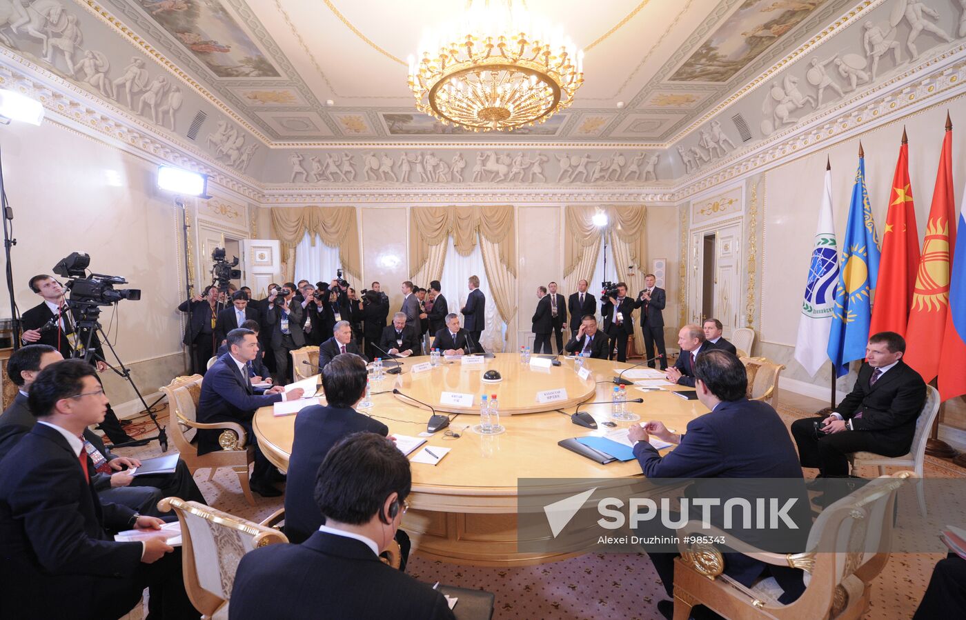 Vladimir Putin on working trip to North Western Federal District