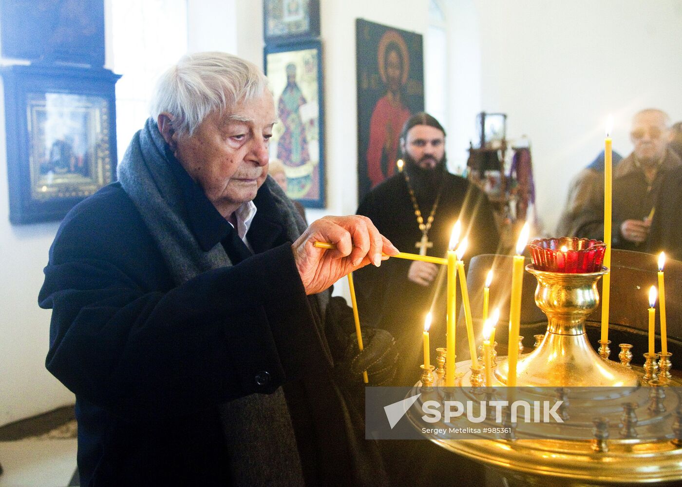 Director Yuri Lyubimov visits Danilov in Yaroslavl region