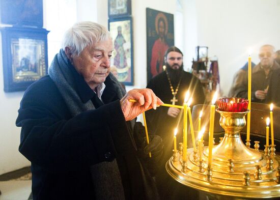 Director Yuri Lyubimov visits Danilov in Yaroslavl region