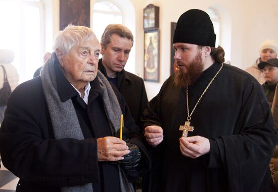 Director Yuri Lyubimov visits Danilov in Yaroslavl region