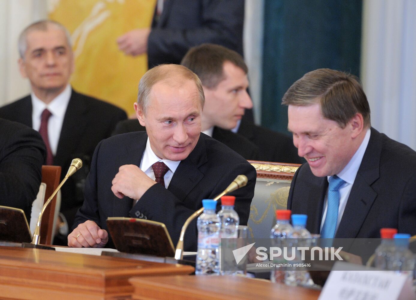 Vladimir Putin on working trip to North Western Federal District