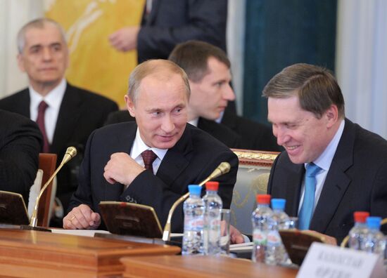 Vladimir Putin on working trip to North Western Federal District