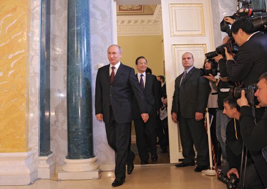 Vladimir Putin on working trip to North Western Federal District