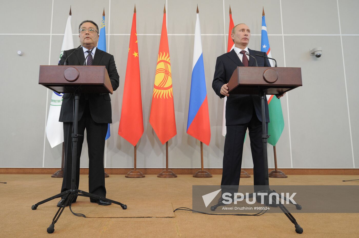 Vladimir Putin on working trip to North Western Federal District