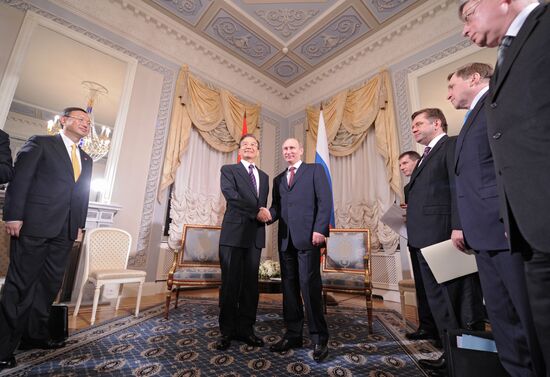 Vladimir Putin on working trip to North Western Federal District