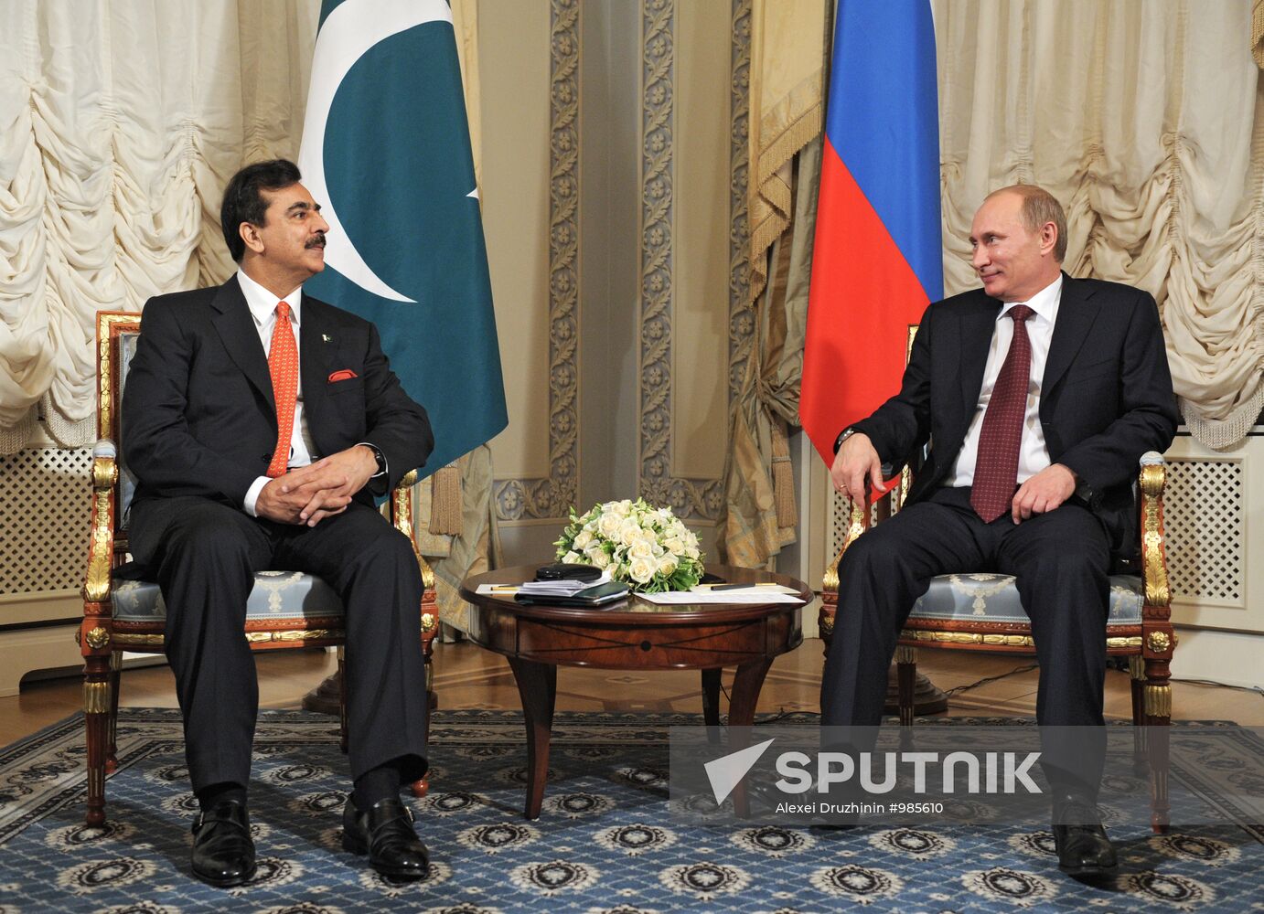 Vladimir Putin on working trip to North Western Federal District