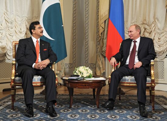 Vladimir Putin on working trip to North Western Federal District