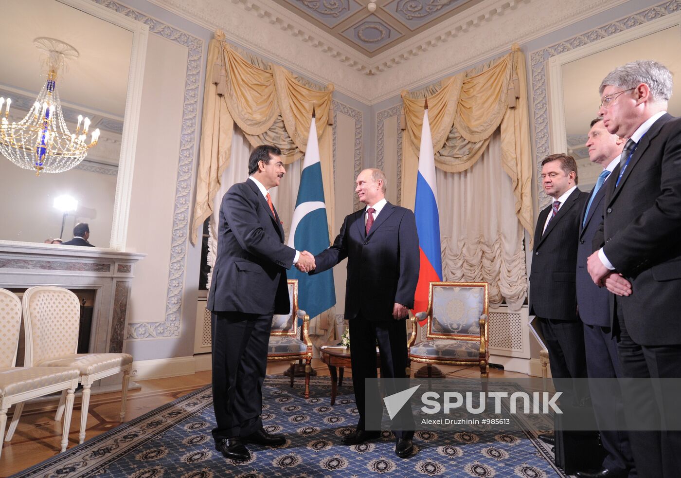 Vladimir Putin on working trip to North Western Federal District