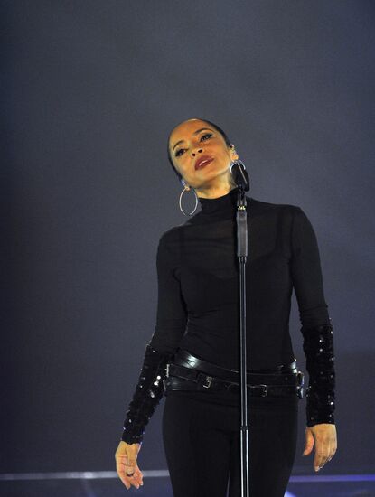 Sade performs in Moscow