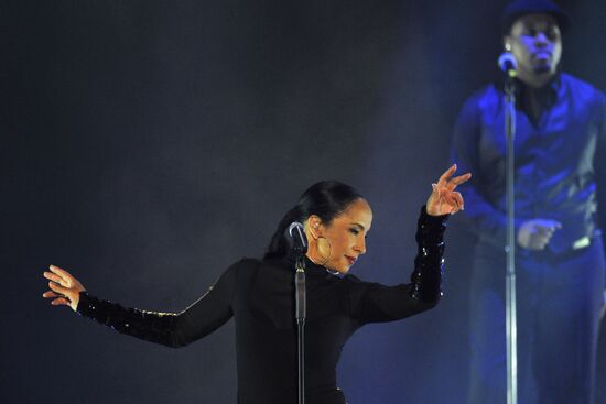 Sade performs in Moscow