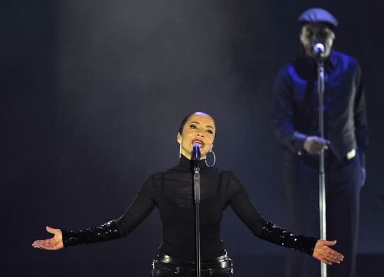 Sade performs in Moscow