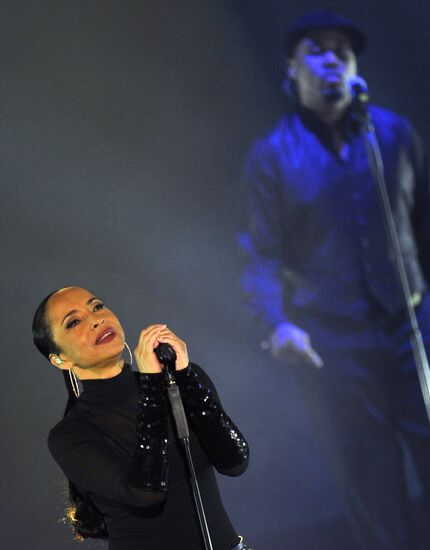 Sade performs in Moscow