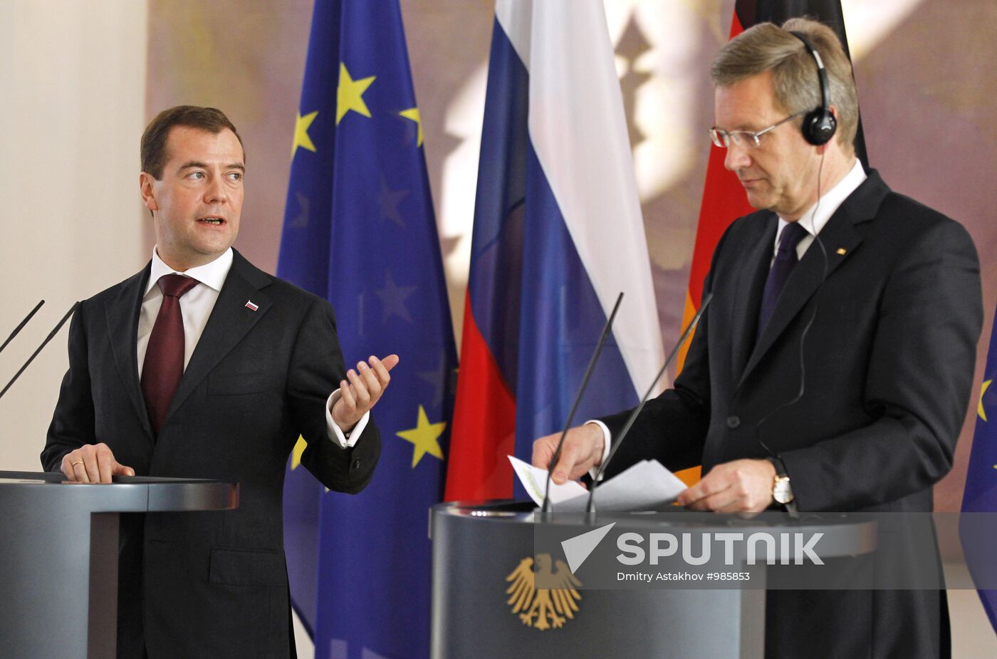 Dmitry Medvedev arrives in Germany on official visit