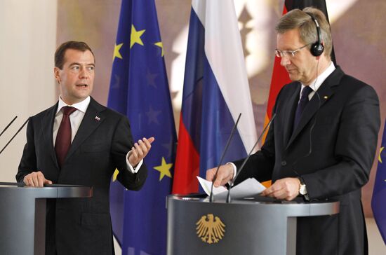 Dmitry Medvedev arrives in Germany on official visit