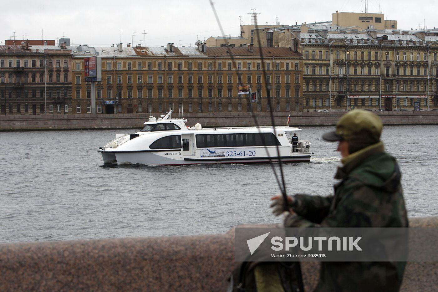 New generation water bus presented in St. Petersburg