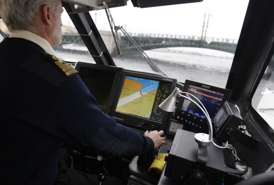 New generation water bus presented in St. Petersburg