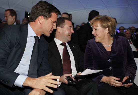 Dmitry Medvedev attends Nord Stream pipeline commissioning