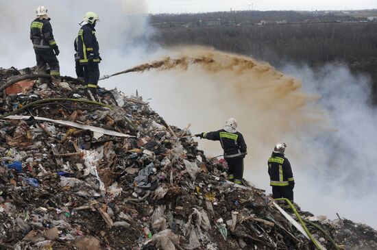 Household waste disposal site flames up in Leningrad Region