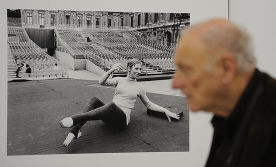 Exhibitions Dance in Vogue and "Ten Days Before..." launched