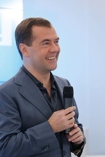 Dmitry Medvedev meets with virtual community members