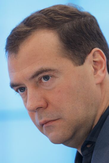 Dmitry Medvedev meets with virtual community members