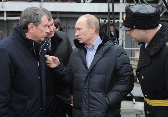 Vladimir Putin visits Northwestern Federal District