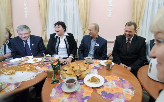 Vladimir Putin visits Northwestern Federal District