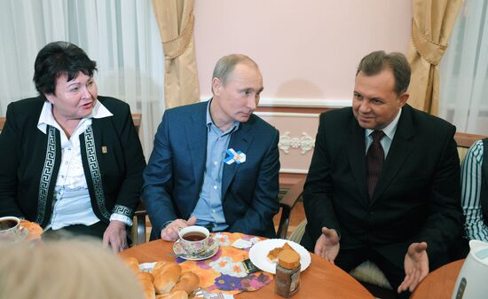 Vladimir Putin visits Northwestern Federal District